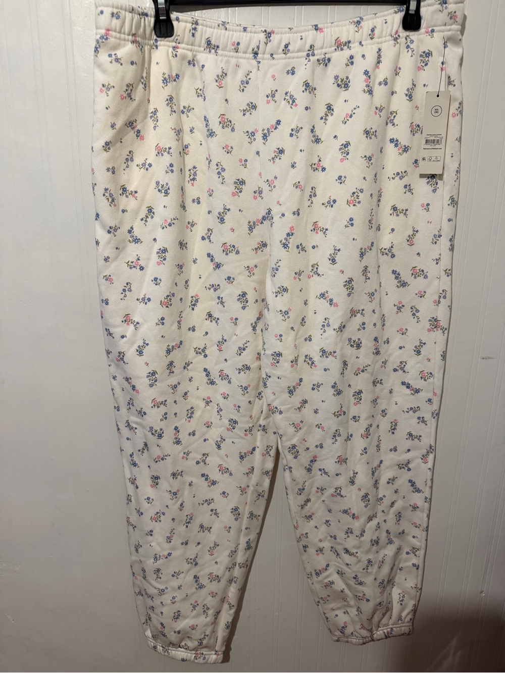 NO Boundaries Cream Floral Jogger Pants NWT XXL